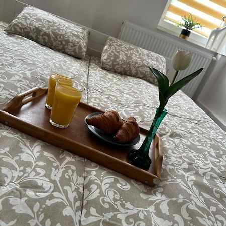 Apartament Medalionow Z Parkingiem Apartamento Lublin Exterior foto